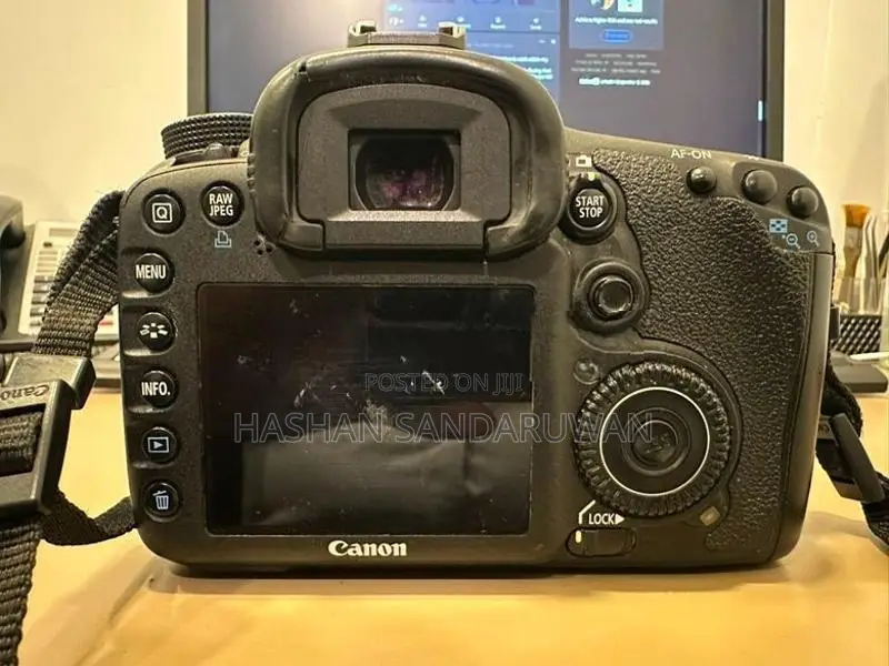 Canon EOS 7D with 18-135 Kit Lens
