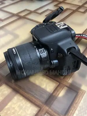 Canon 700D