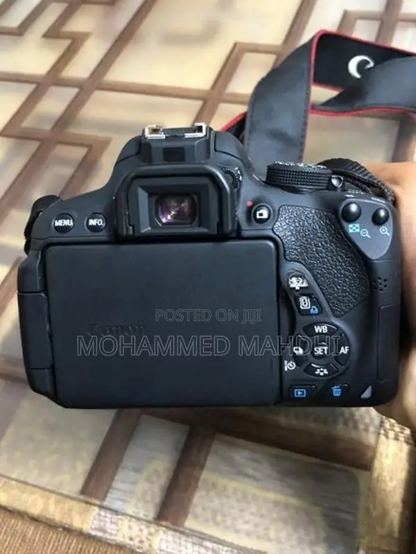 Canon 700D