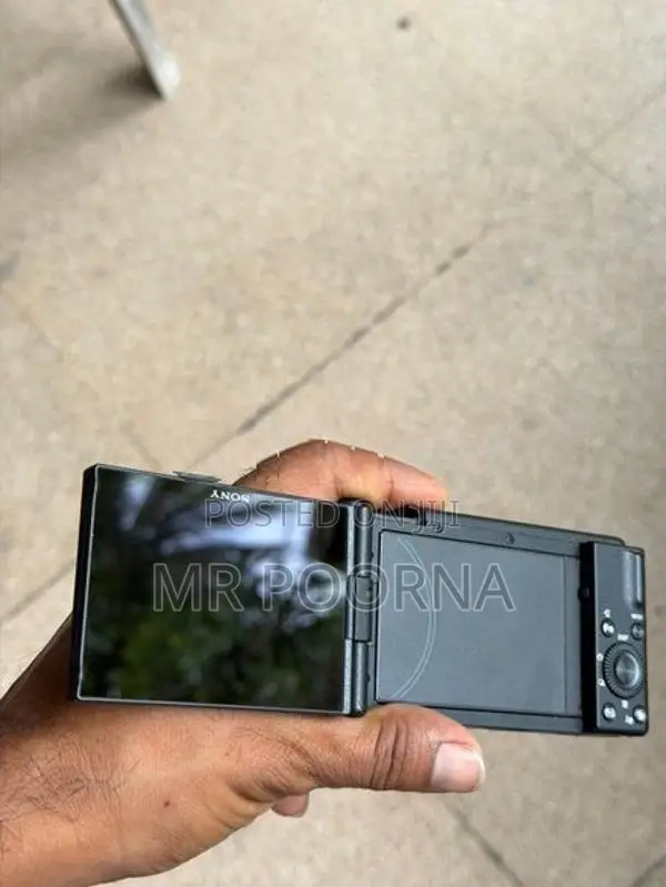 SONY ZV 1F