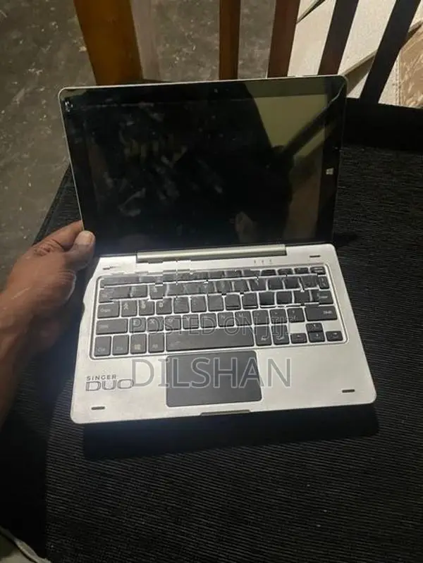 Singer Duo Mini Laptop