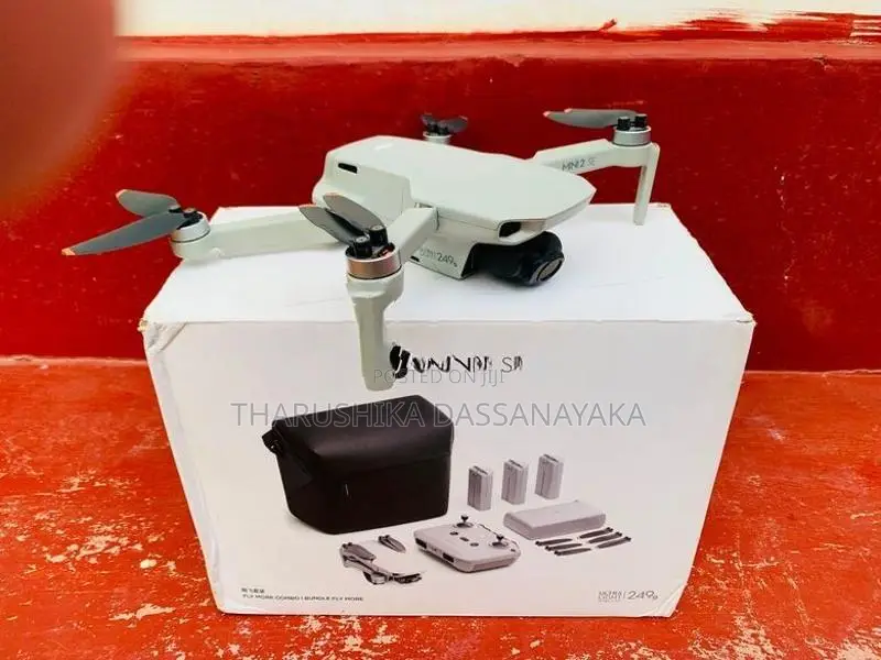DJI Mini 2 SE Fly More Combo