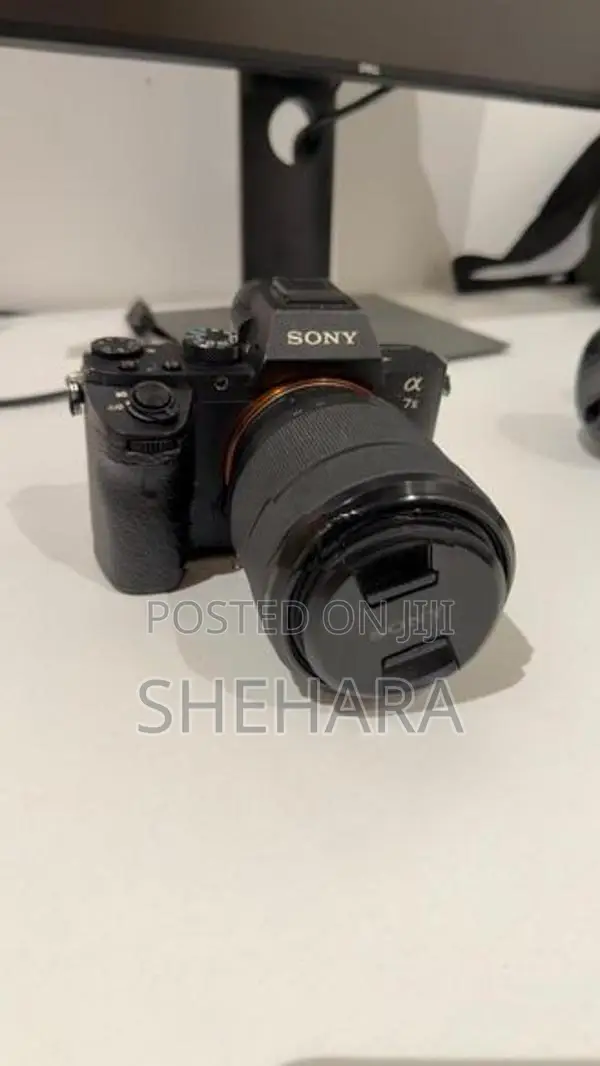Sony A7 II Full Frame Mirrorless Camera with 28-70mm Kit Lens