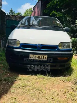 Nissan Serena 1992 Van (Used)