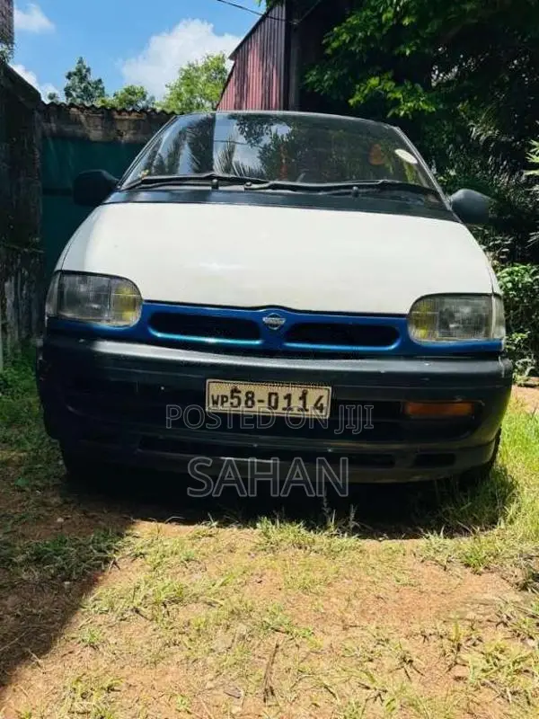 Nissan Serena 1992 Van (Used)
