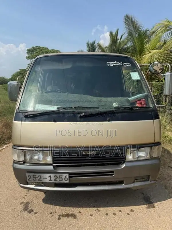 Nissan E24 1994 Van (Used)