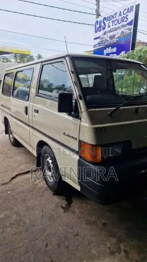 Mitsubishi L300 PO5 2000 Van (Used)