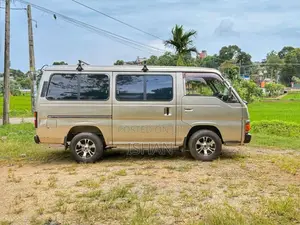 Nissan Caravan 1994 Van (Used)