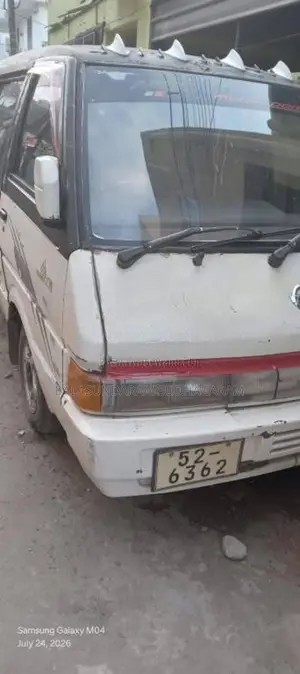 Nissan Largo 1991 Van (Used)
