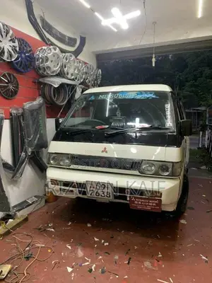Mitsubishi PO5 1998 Van (Used)