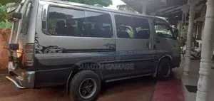 Toyota Dolphin 1993 Van (Used)