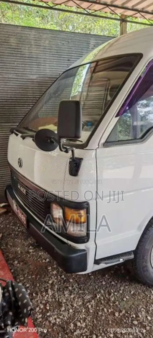 Toyota HIACE 1989 Van (Used)