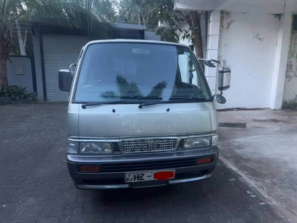 Nissan Caravan 1999 Van (Used)