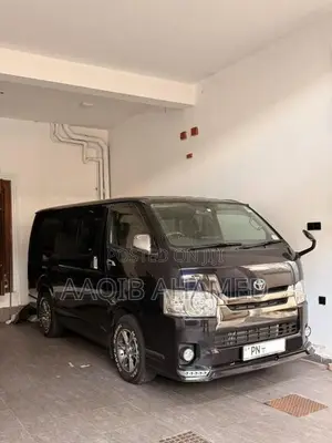 Toyota KDH 2016 Van (Used)