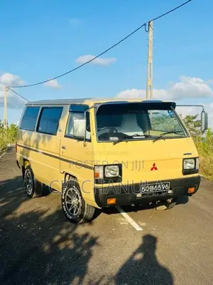 Mitsubishi Delica 1986 Van (Used)