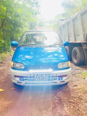 Nissan Serena 1992 Van (Used)