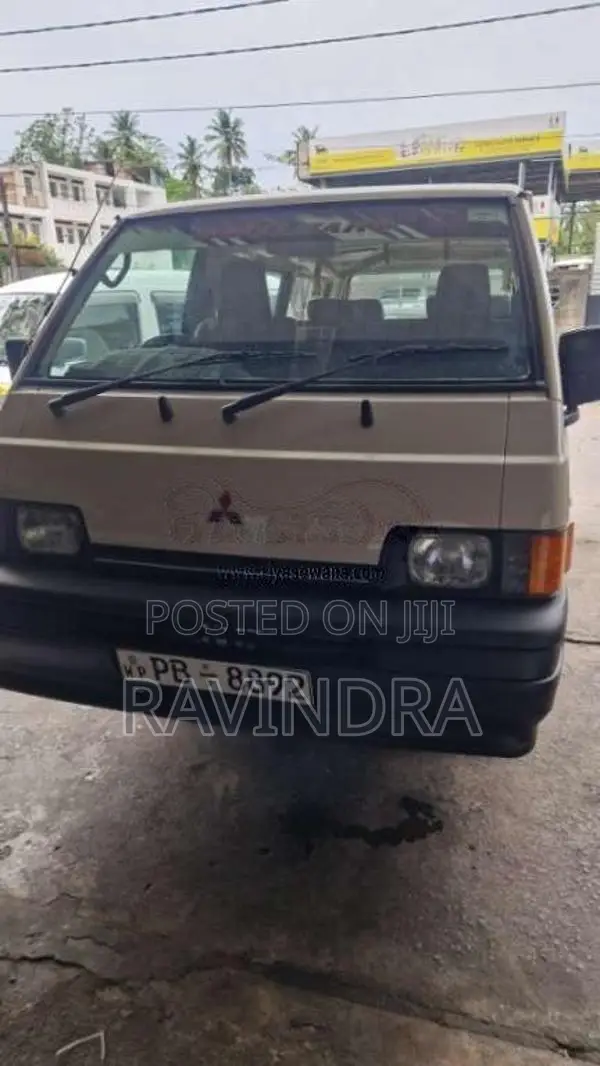 Mitsubishi L300 PO5 2000 Van (Used)