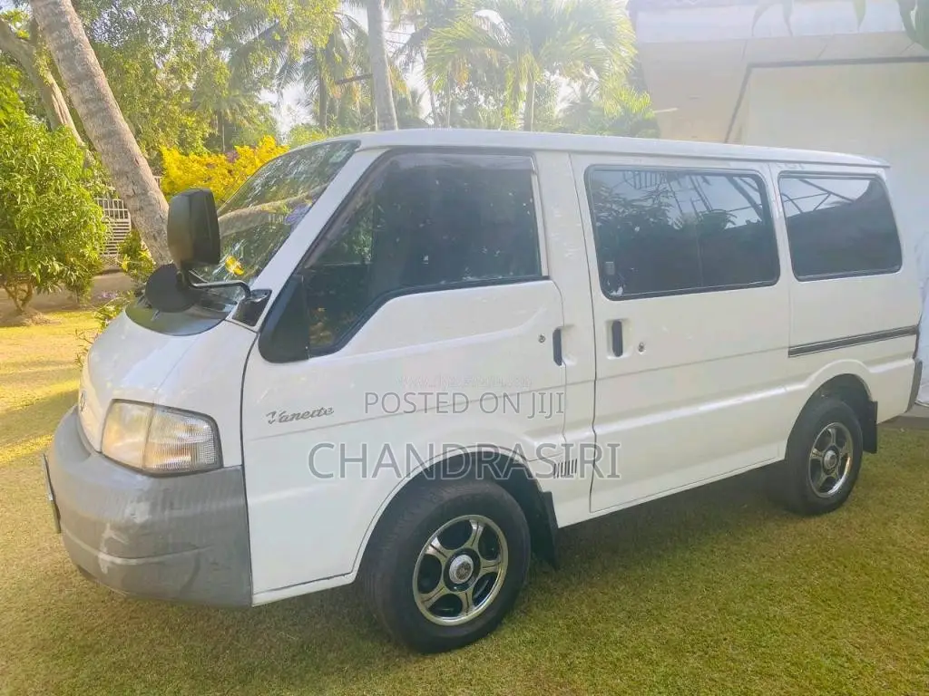 Nissan Lion Face 2002 Van (Used)