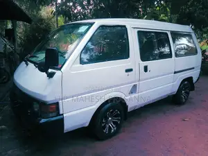 Nissan Largo 1991 Van (Used)