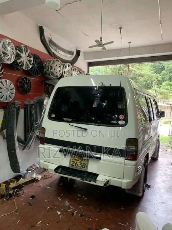 Mitsubishi PO5 1998 Van (Used)