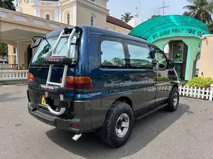 Mitsubishi L400 2000 Van (Used)