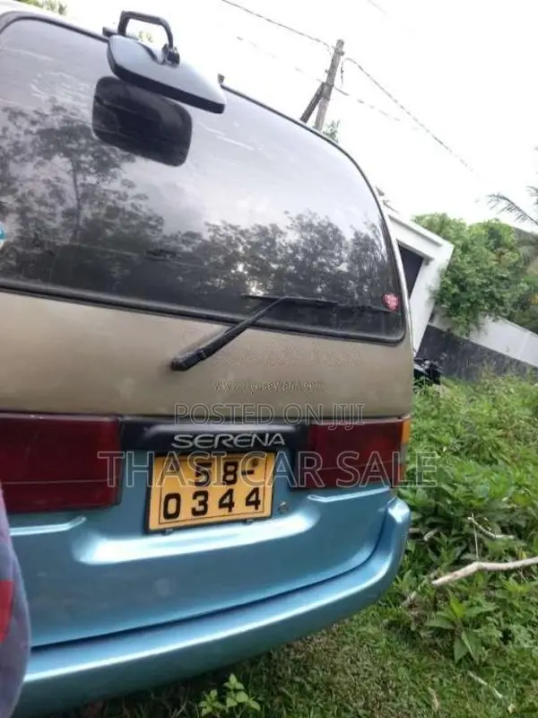 Nissan Serena 1992 Van (Used)