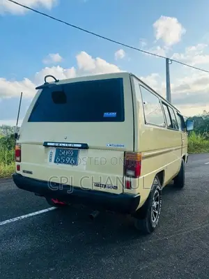 Mitsubishi Delica 1986 Van (Used)