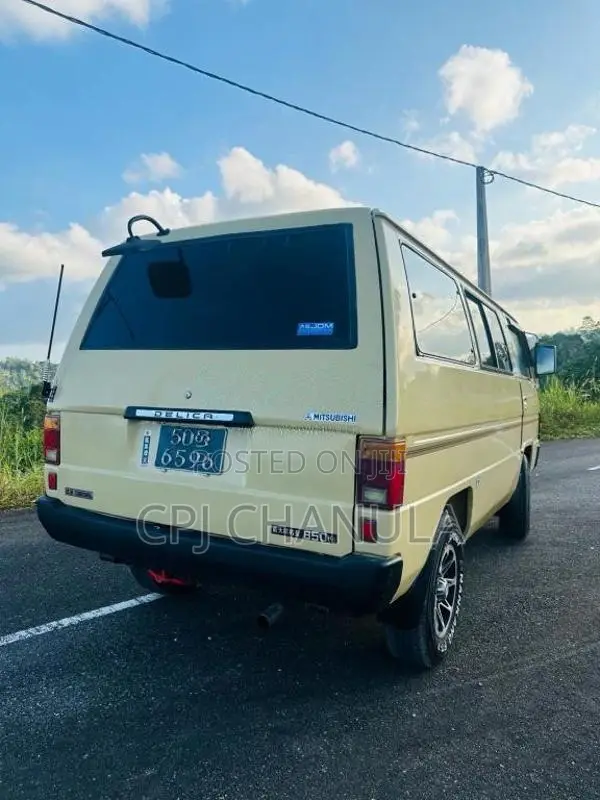 Mitsubishi Delica 1986 Van (Used)