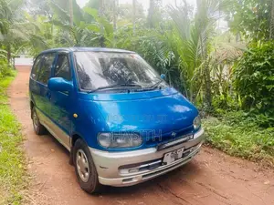 Nissan Serena 1992 Van (Used)