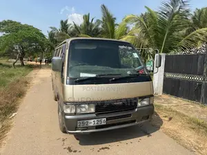 Nissan E24 1994 Van (Used)