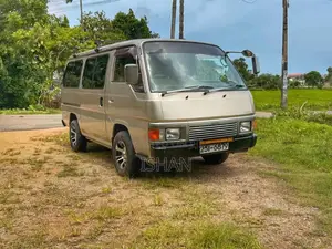Nissan Caravan 1994 Van (Used)
