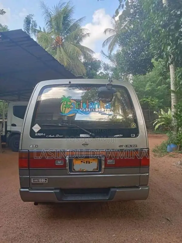 Nissan Caravan 1992 Van (Used)