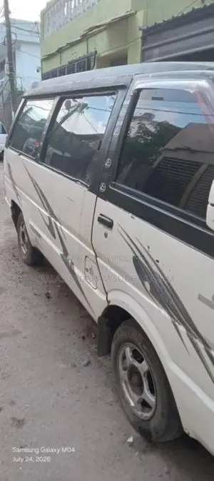Nissan Largo 1991 Van (Used)
