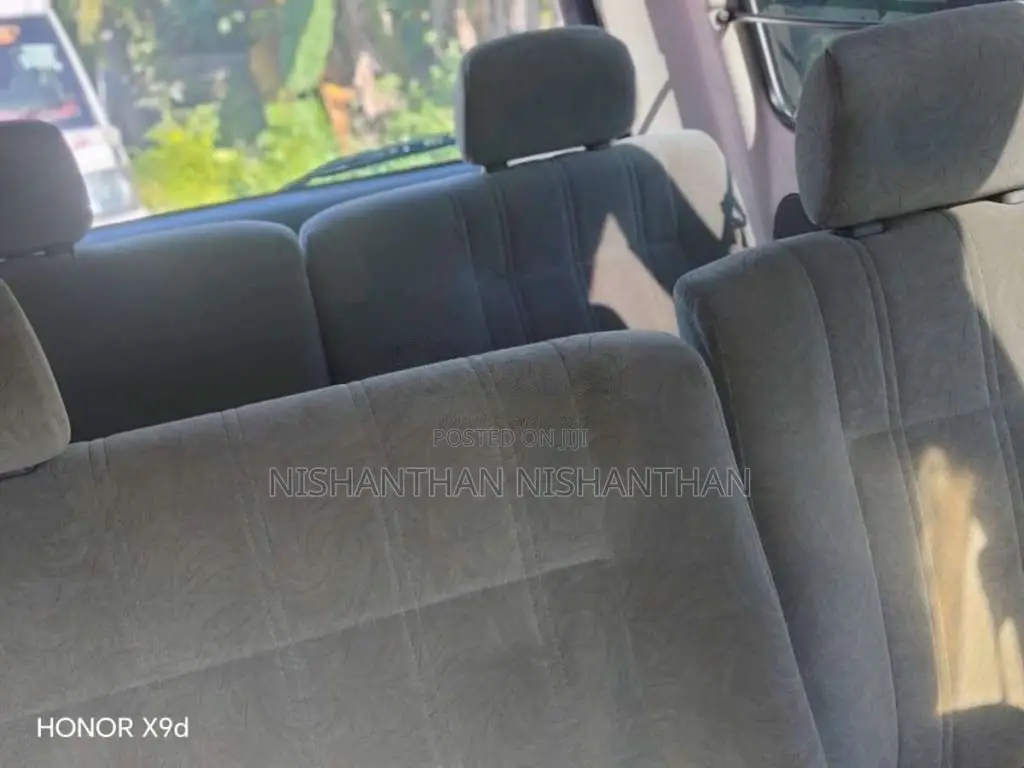 Toyota Noah Kr42 1999 Van (Used)