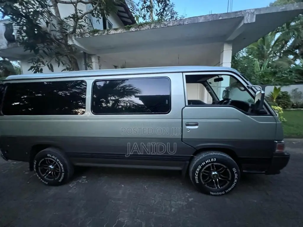 Nissan Caravan 1999 Van (Used)