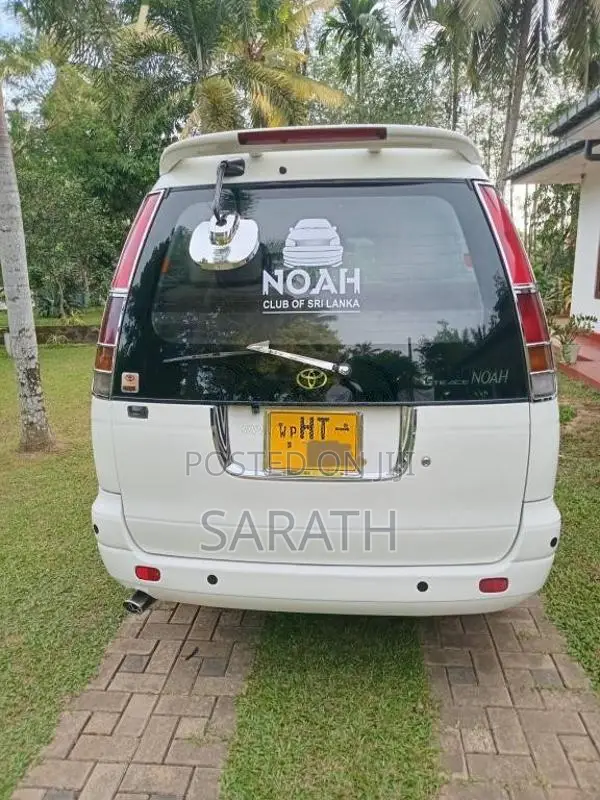 Toyota Noah 1998 Van (Used)