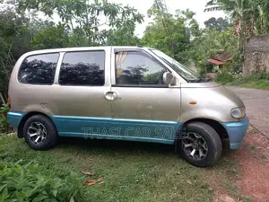Nissan Serena 1992 Van (Used)
