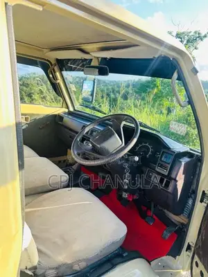 Mitsubishi Delica 1986 Van (Used)