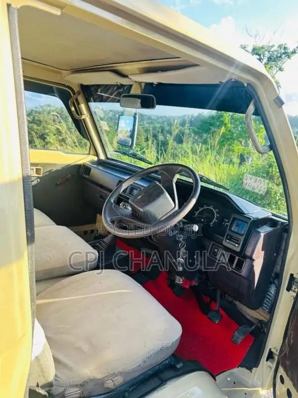 Mitsubishi Delica 1986 Van (Used)