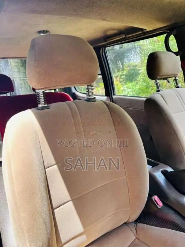 Nissan Serena 1992 Van (Used)