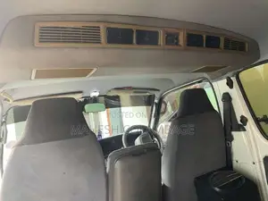 Toyota Dolphin 1993 Van (Used)