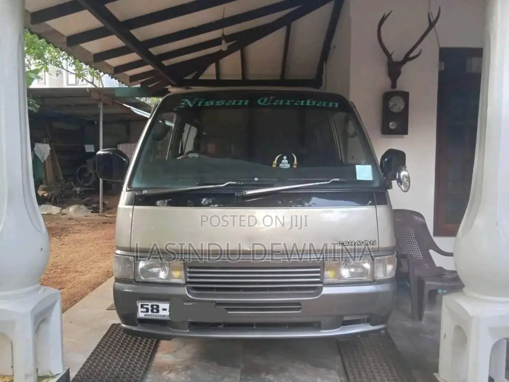Nissan Caravan 1992 Van (Used)