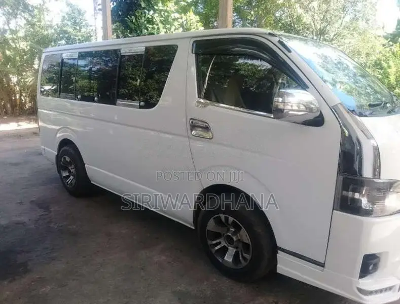 Toyota KDH 2006 Van (Used)
