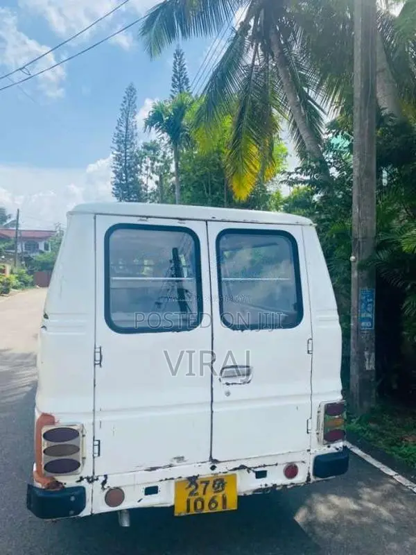 Isuzu ELF 150 1980 Van (Used)