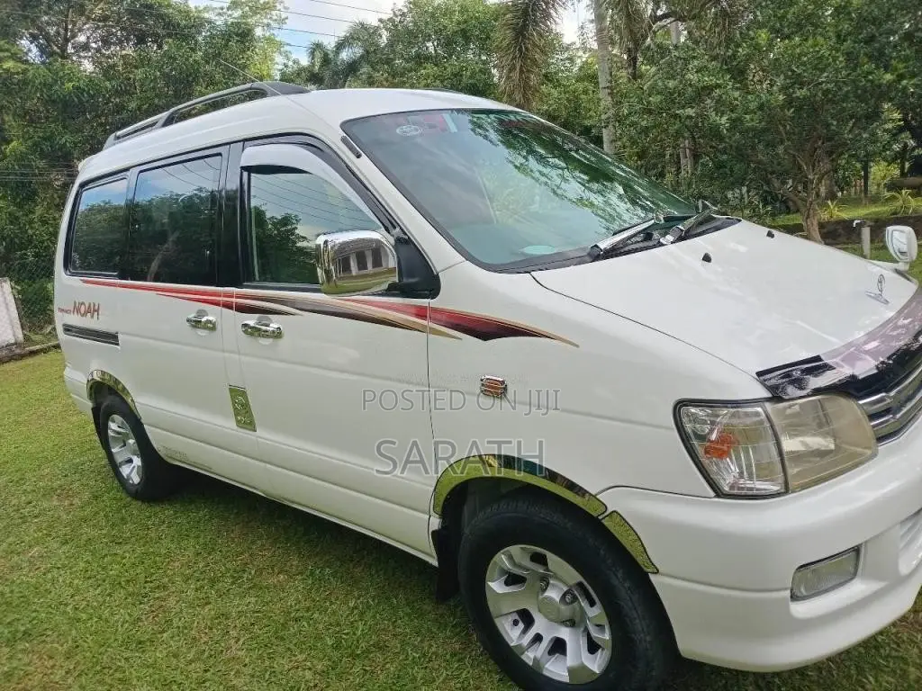 Toyota Noah 1998 Van (Used)