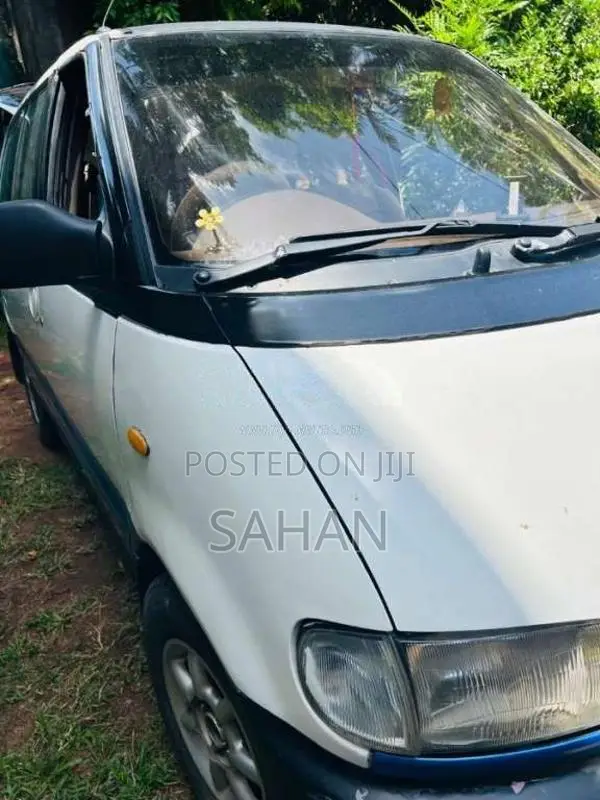 Nissan Serena 1992 Van (Used)