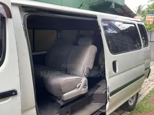 Toyota Dolphin 1993 Van (Used)