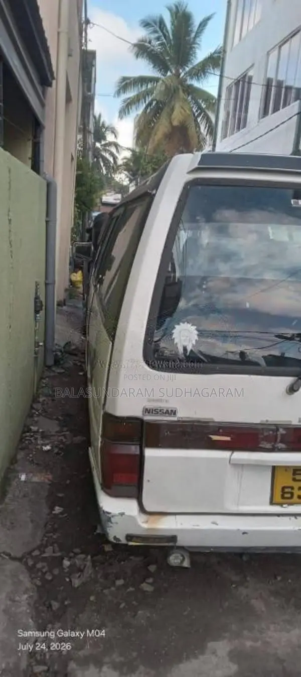 Nissan Largo 1991 Van (Used)
