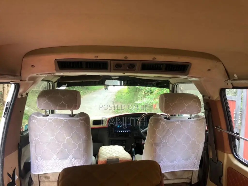 Nissan Caravan 1993 Van (Used)