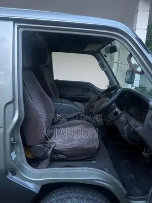 Nissan Caravan 1999 Van (Used)